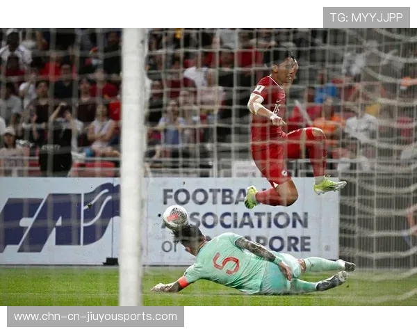 中国足球国家队加强进攻战术训练，国足训练备战