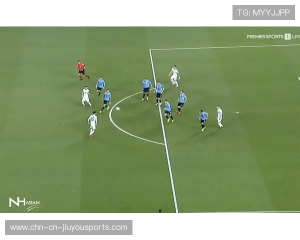 上海申花禁区前沿配合精妙，直塞打穿防线送出单刀
